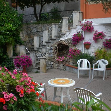 Orchidea Residence Hotel Finale Ligure Exterior photo