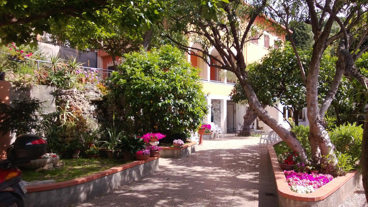 Orchidea Residence Hotel Finale Ligure Exterior photo